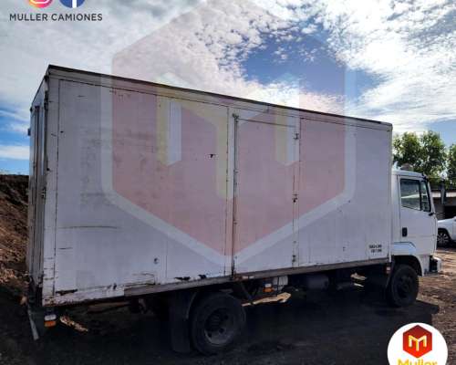 Mercedes Benz 712 Modelo 1999 con Caja
