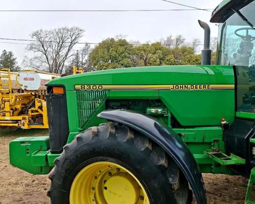 Tractor John Deere 8300 Americano año 1996/7 13.000hs.reales