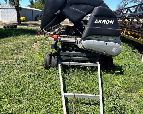 Vendo o Permuto Cabezal,maicero Akron 14 a 52 año 2020 Casi