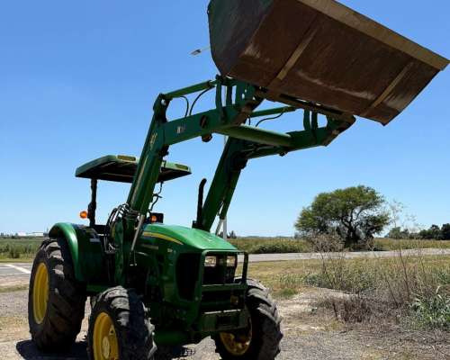 John Deere 5082e con Pala Original