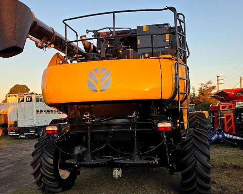 Nueva Cosechadora New Holland CR 7+