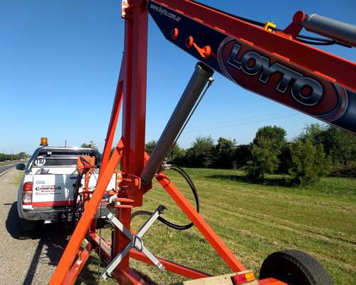 Grúa Nueva, Loyto 2500 Kg con Comando Hidráulico y 3 Movim.