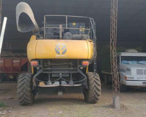 Cosechadora New Holland CR 585. año 2022