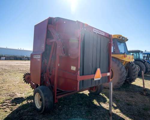 Rotoenfardadora Mainero 5880 año 2006