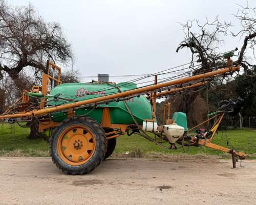 Pulverizador Praba Andariego de 3000 Litros de 22 Metros