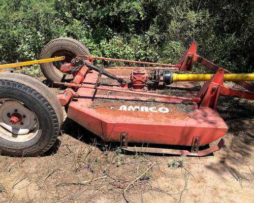 Tractor Fiat 600e con Desmalezadora de Arrastre 1,5mts