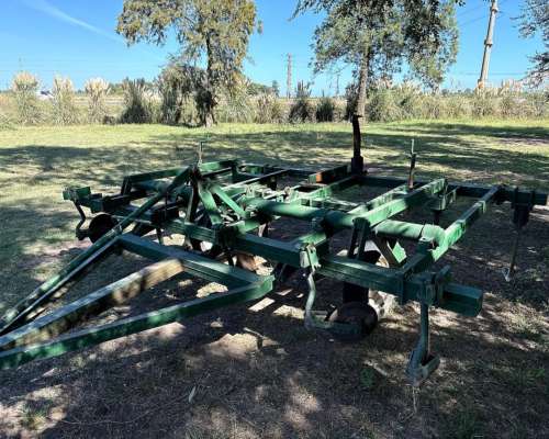 Subsolador de Suelo Paratil