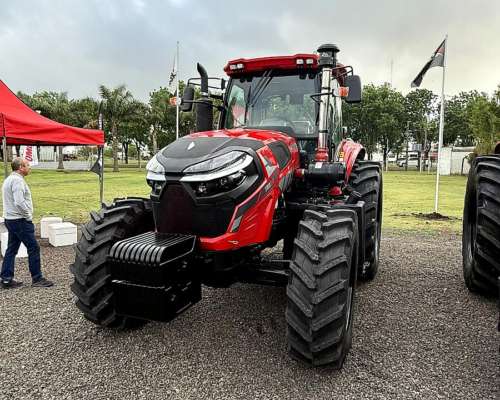 Tractor Traxor Tc1504+ 150 HP 4X4 con 3 Puntos