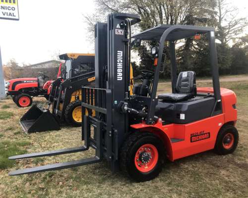 Autoelevador 0km Michigan 2.5 TN Torre Triple. Disponible