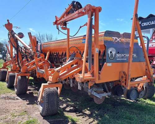 Sembradora Agrometal TX Mega Neumática 18 a 52