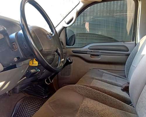 Ford F 100 Duty XLT año 2011