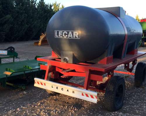Acoplado Tanque Plastico Combinado y con Bidoneras Lecar
