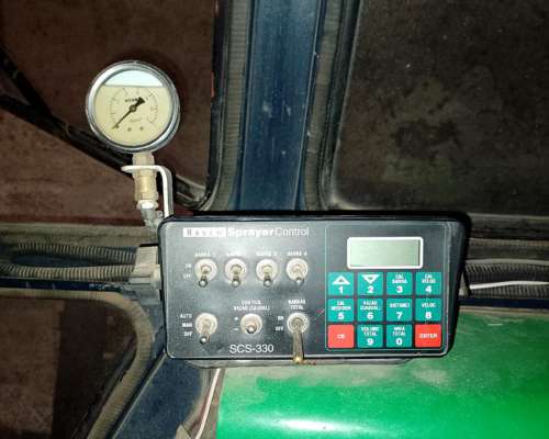 Pulverizador de Arrastre Caiman A3000. año 2009