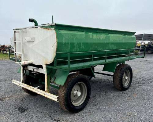 Acoplado Tanque Mauro de 3000 Lts de Capacidad