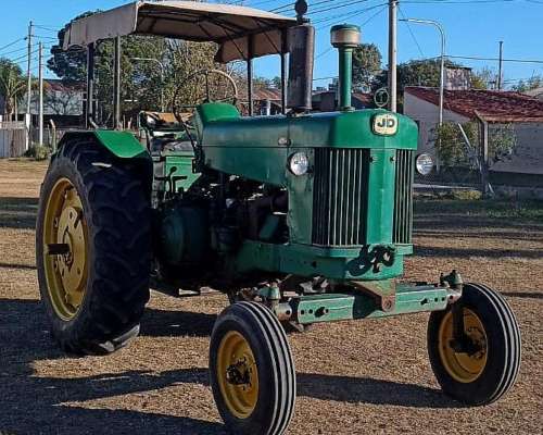 Tractor John Deere 730