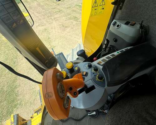 New Holland NC 660 2012