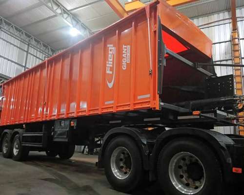 Carrocerías y Carros Compactadores Fliegl 45, 55, 65 M3