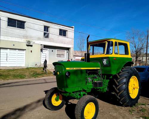 Tractor John Deere 2420