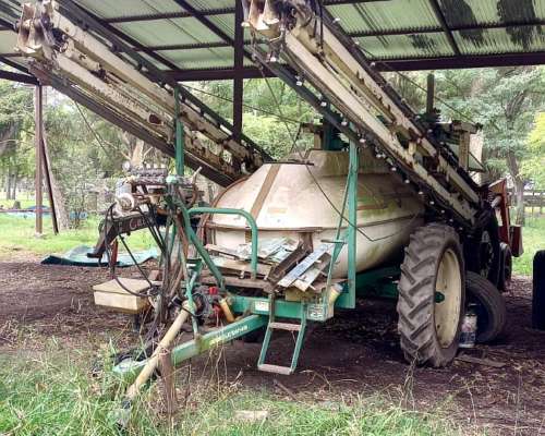 Pulverizador de Arrastre Marca Pampero.
