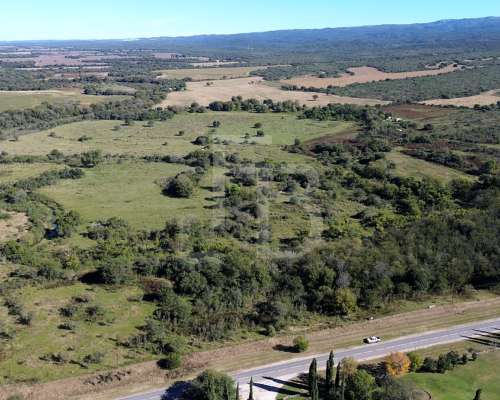 Lote de 2 Hectáreas con Arroyo Zona los Molinos, Sobre Ruta