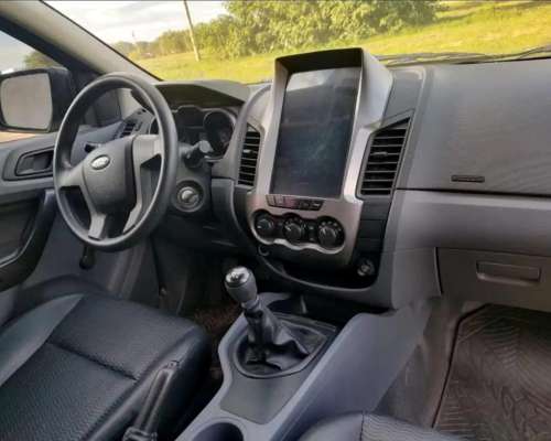 Camioneta Ford Ranger - Usada año 2013