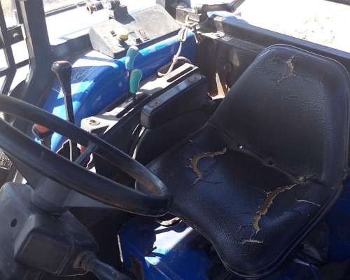 Tractor New Holland TS 120 4X4 año 2008