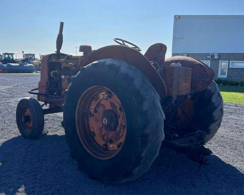 Tractor Fiat R60 con Bomba Hidráulica Grande