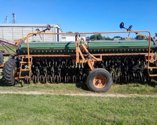 Sembradora Dumaire 760. Buen Estado.