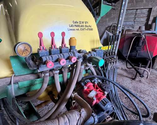 Pulverizador de Arrastre Caiman Serie a 3000 año 2006