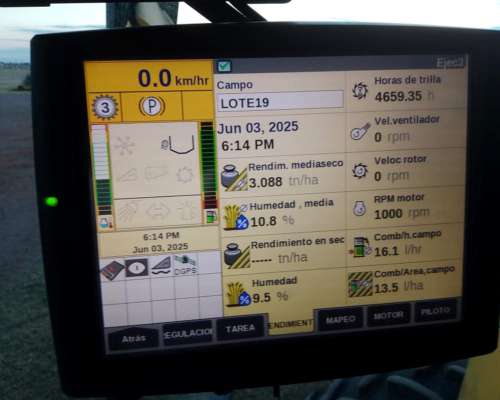 Cosechadora New Holland CR 7.90, año 2018