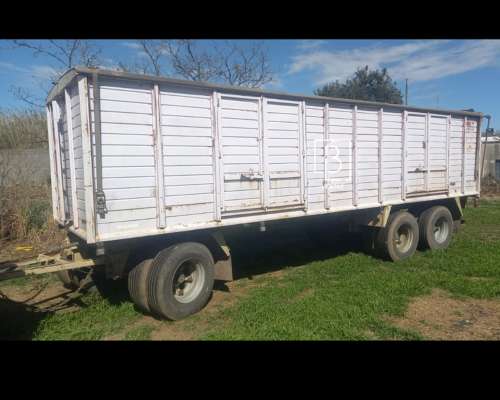 Ford Cargo 1722, Enganchado.