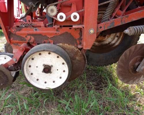 Sembradora Apache M6120 de 13 a 5252 C/ Monitor