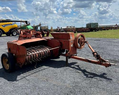 Enfardadora Mainero RF90 con Atador a Alambre