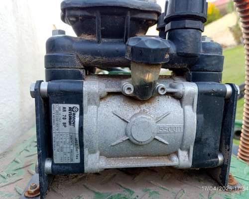 Pulverizador de 1000 Lts. Fraresso