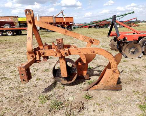 Arado de Dos Rejas con Levante de 3 Puntos