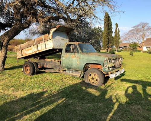Camion Volcador F 350 con Perkins 6 S/P