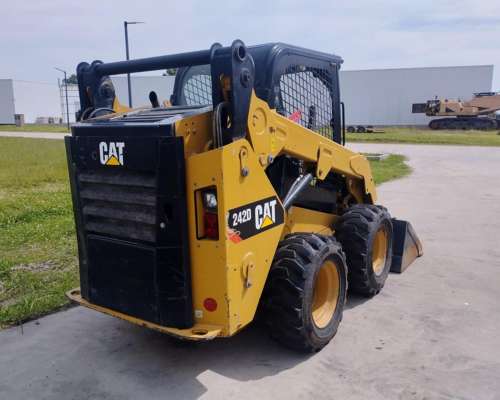 Caterpillar 242d 2017 3200 Horas 74hp Permuto Todo Vial