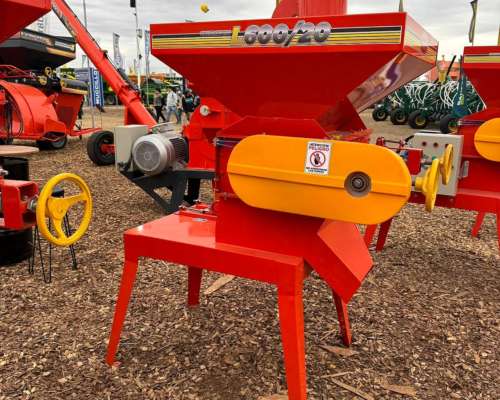 Quebradora de Granos Loyto L600/20 - Hasta 20.000kgs/hora