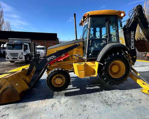 John Deere 310l 4X4 año 2019