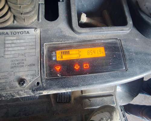 Autoelevador Toyota 5 TN ,rod. Macizo ,diesel 2016 4 S HID