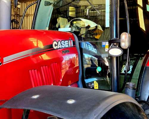 Case 215 HP año 2021