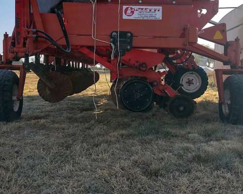 Sembradora Crucianelli Gringa V de 14 a 52 Mecanica 2014