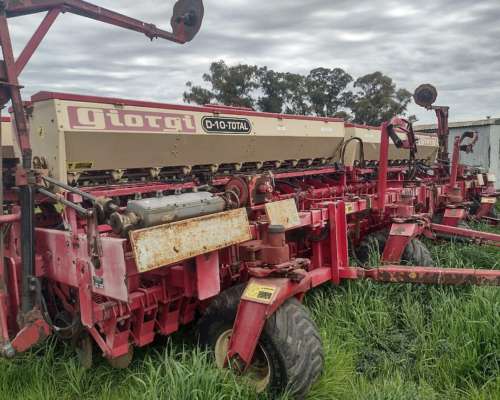 Sembrasora Giorgi D10 44/38 año 2010