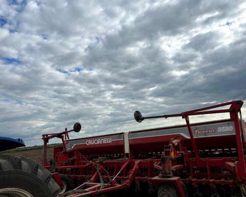 Sembradora Crucianelli Pionera 35 a 20cm con Monitor Siembra