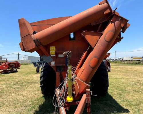 Acoplado Autodescargable Marca Ombu de 14 TN con Balanza