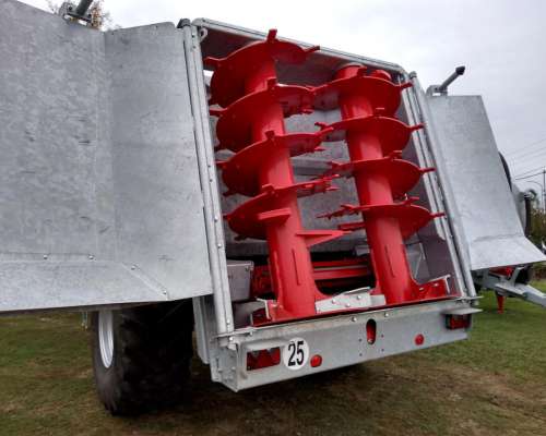 Fertilizadora P/orgánicos y Calcáreos Pichon MUCKMASTER1450
