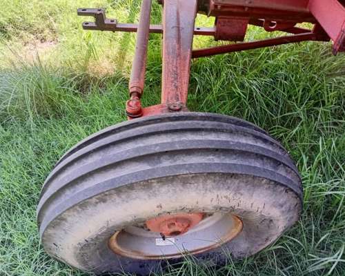 Massey Ferguson 5650. Plataforma de 19 Pies