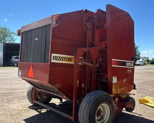 Rotoenfardadora Hesston 956 - Usada