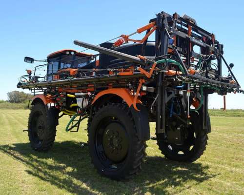Pulverizador Praba AR 3.4 S2 , de 3400 Lts de Capacidad.