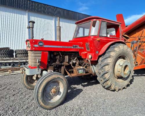 Usado - Massey Ferguson 1095 - 2wd - Rod. Simple - Cabinado